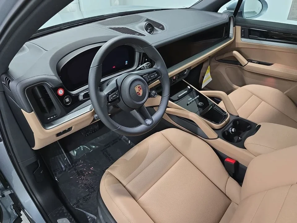 2026 Porsche 9Y0/9Y3 Cayenne - Image 4 of 31