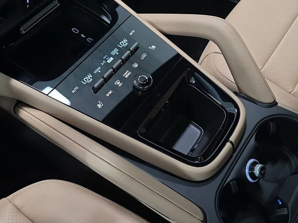 2026 Porsche 9Y0/9Y3 Cayenne - Image 20 of 31