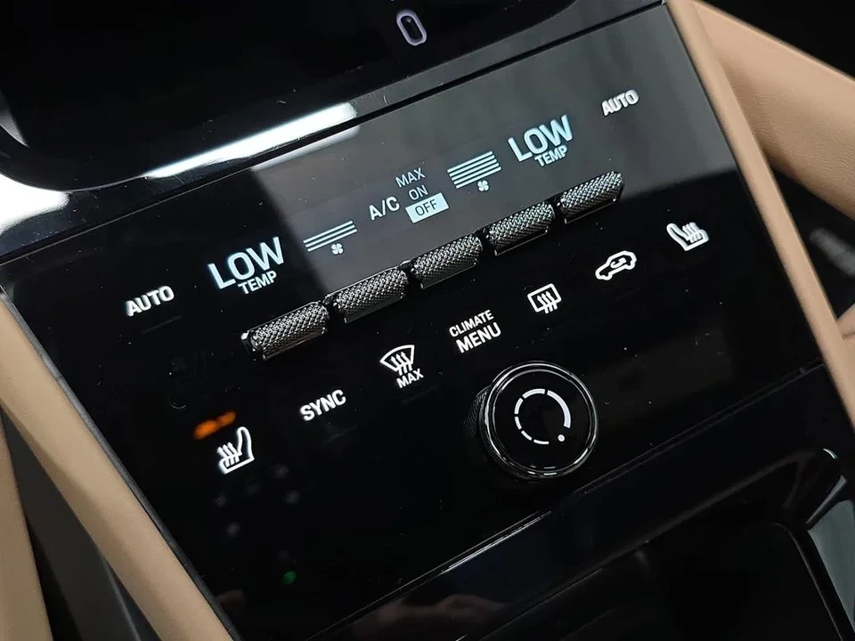 2026 Porsche 9Y0/9Y3 Cayenne - Image 19 of 31