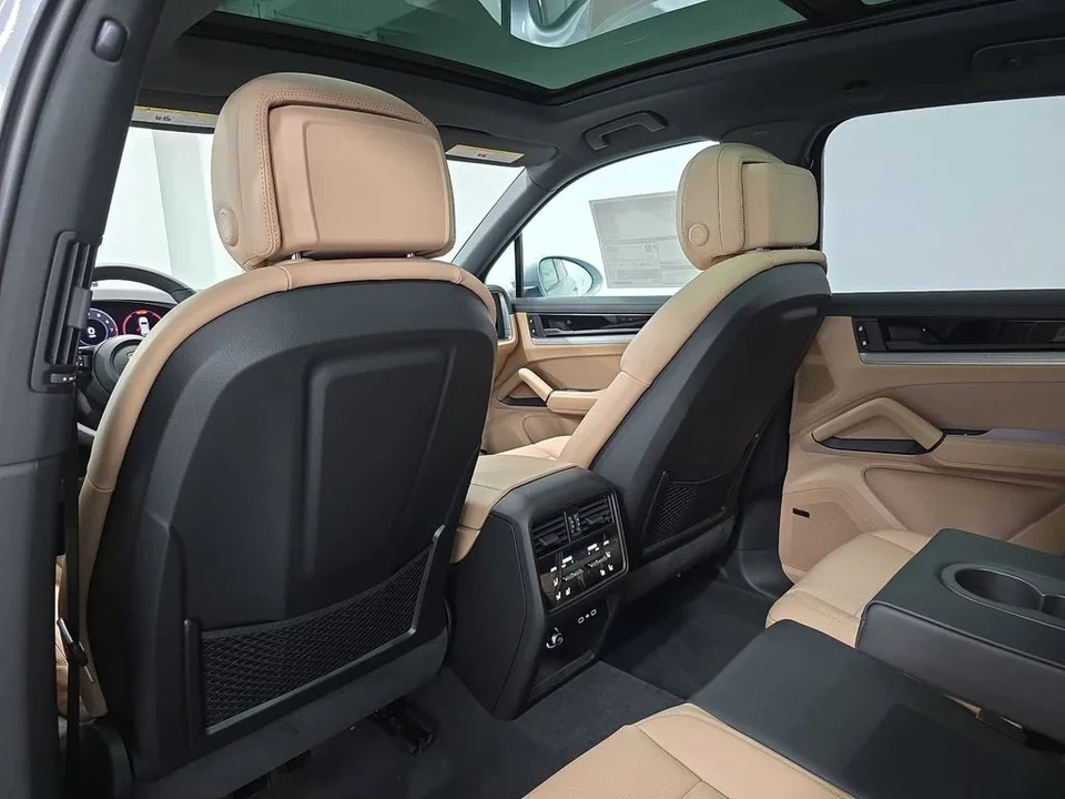 2026 Porsche 9Y0/9Y3 Cayenne - Image 28 of 31