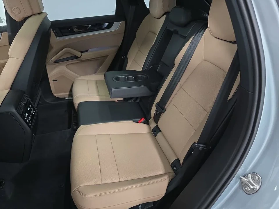 2026 Porsche 9Y0/9Y3 Cayenne - Image 27 of 31