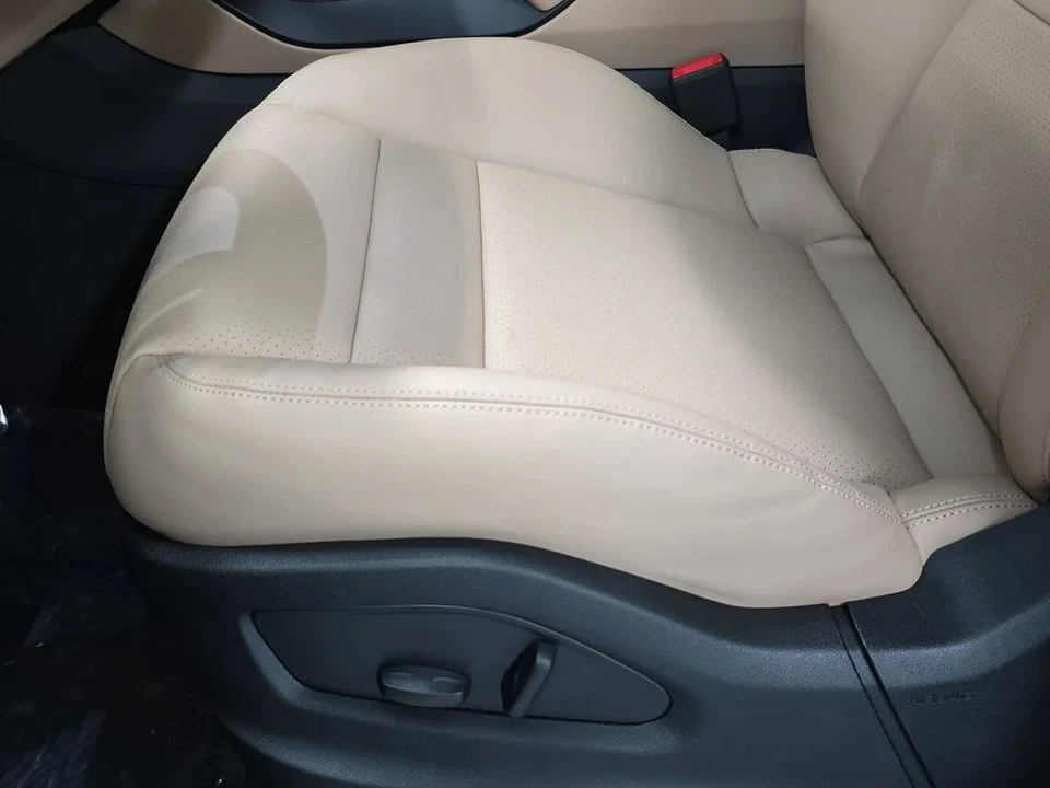 2026 Porsche 9Y0/9Y3 Cayenne - Image 25 of 31
