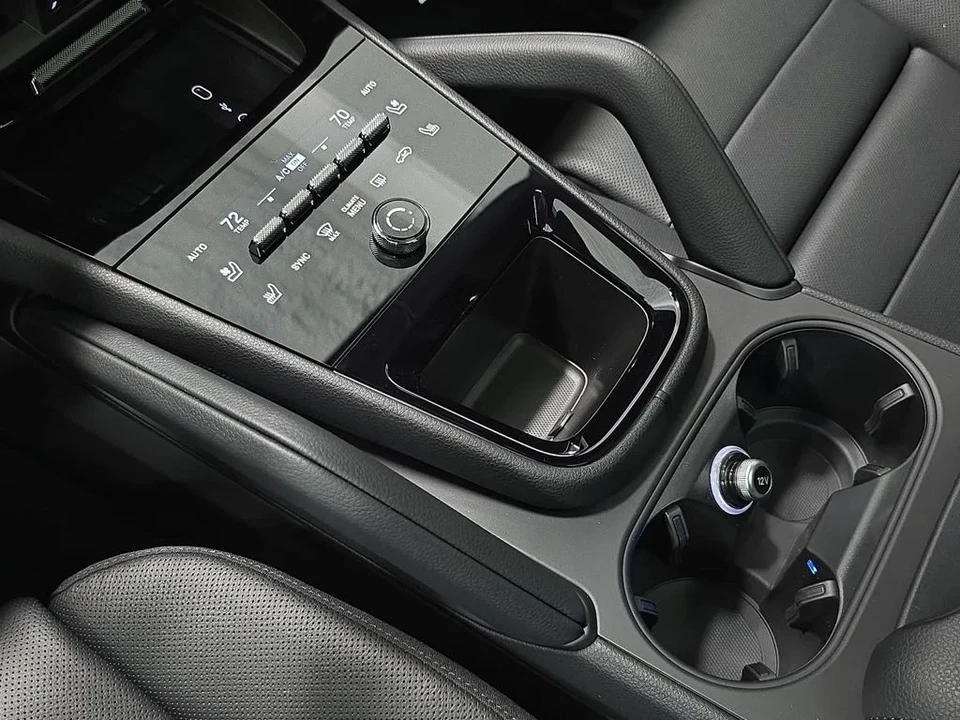 2026 Porsche 9Y0/9Y3 Cayenne - Image 20 of 31