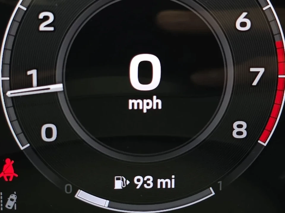 2026 Porsche 9Y0/9Y3 Cayenne - Image 14 of 31