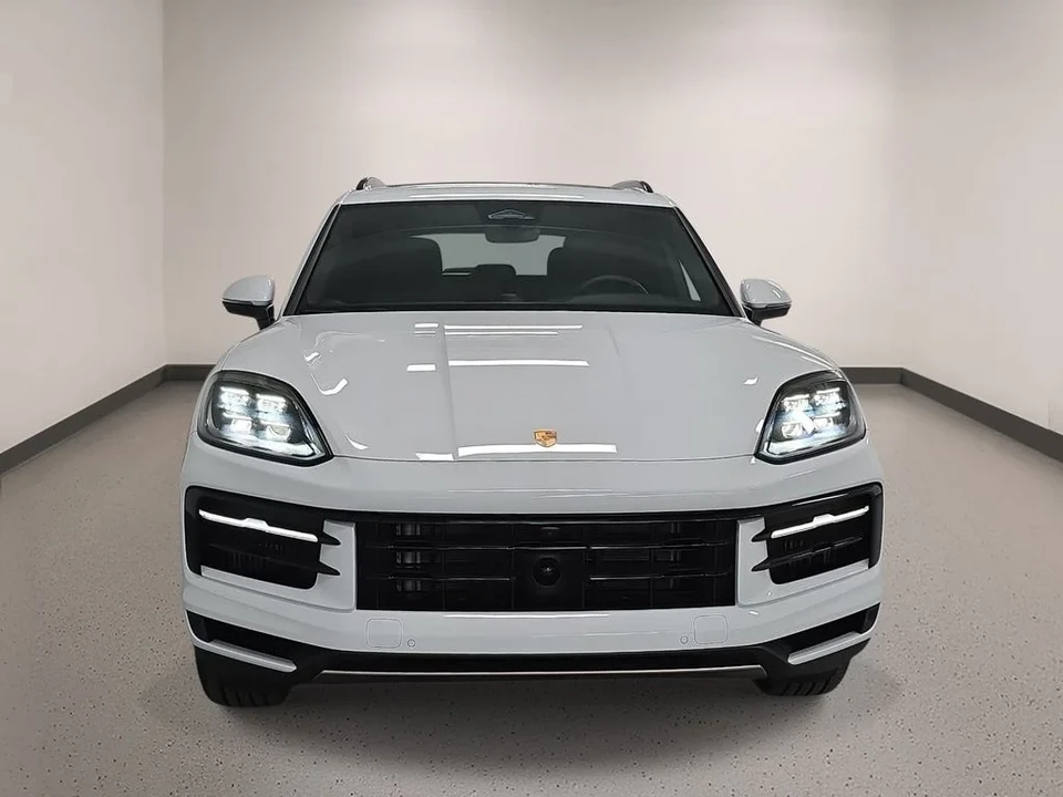 2026 Porsche 9Y0/9Y3 Cayenne - Image 9 of 31