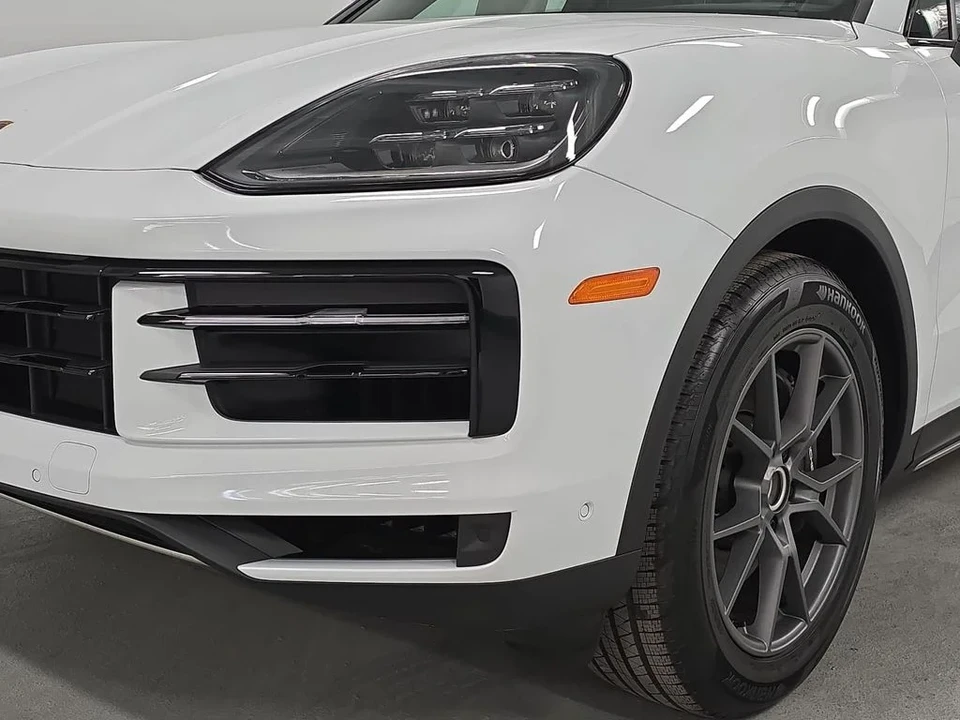 2026 Porsche 9Y0/9Y3 Cayenne - Image 11 of 31