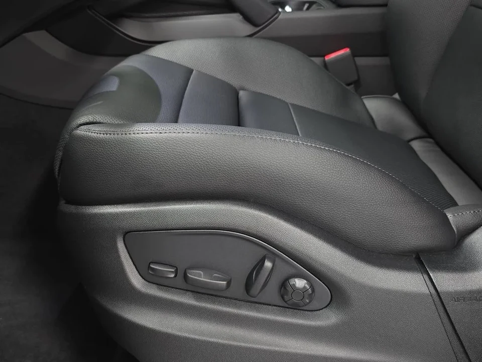 2026 Porsche 9Y0/9Y3 Cayenne - Image 25 of 31