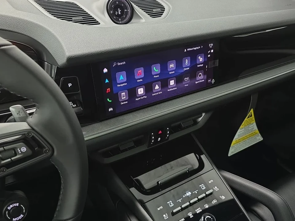 2026 Porsche 9Y0/9Y3 Cayenne - Image 15 of 31