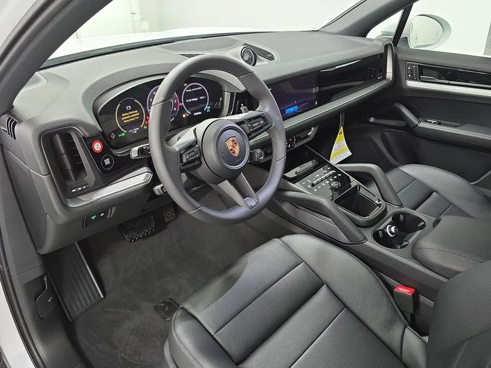 2026 Porsche 9Y0/9Y3 Cayenne - Image 4 of 31