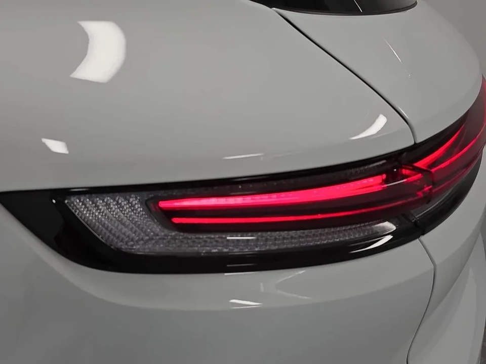 2026 Porsche 9Y0/9Y3 Cayenne - Image 30 of 31