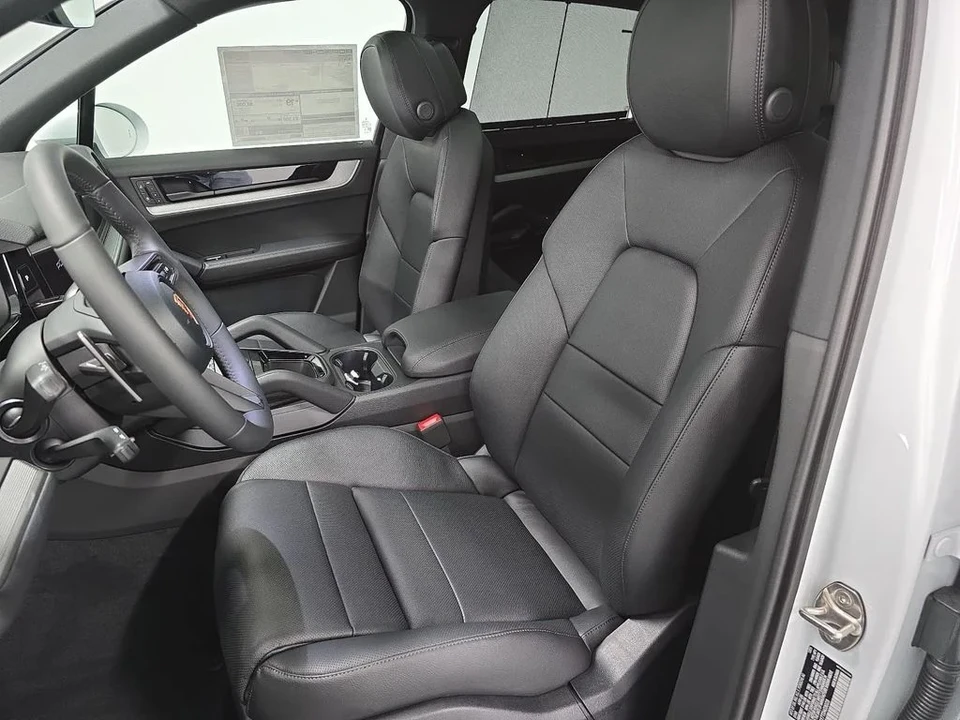 2026 Porsche 9Y0/9Y3 Cayenne - Image 5 of 31