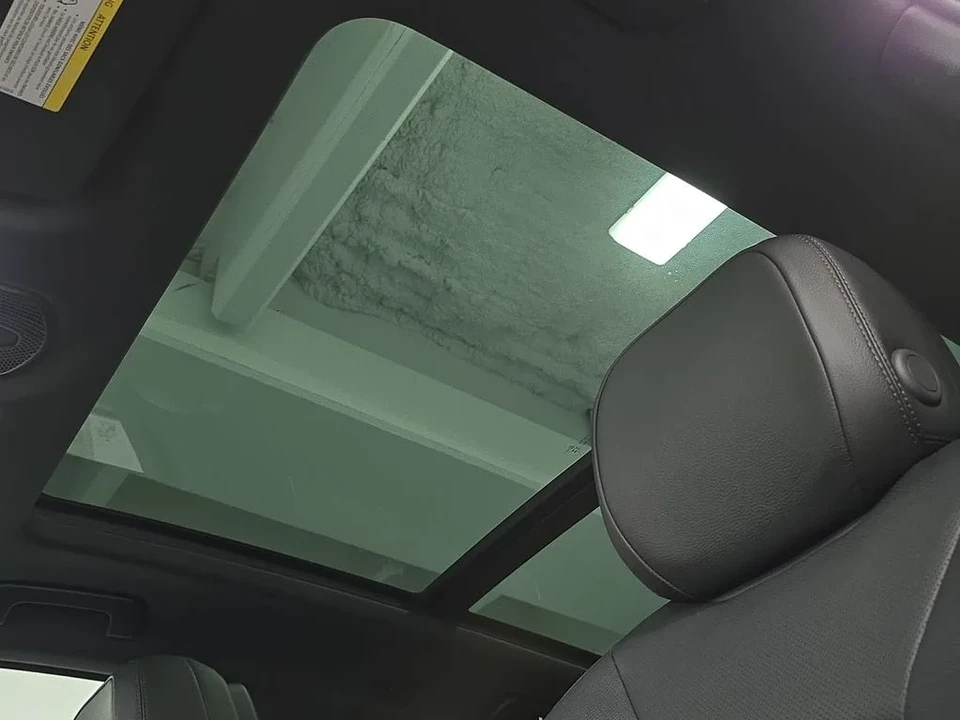 2026 Porsche 9Y0/9Y3 Cayenne - Image 26 of 31
