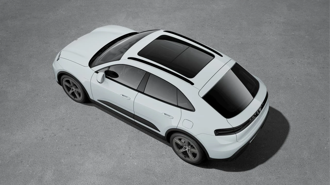 2026 Porsche Macan Electric - Image 4 of 10