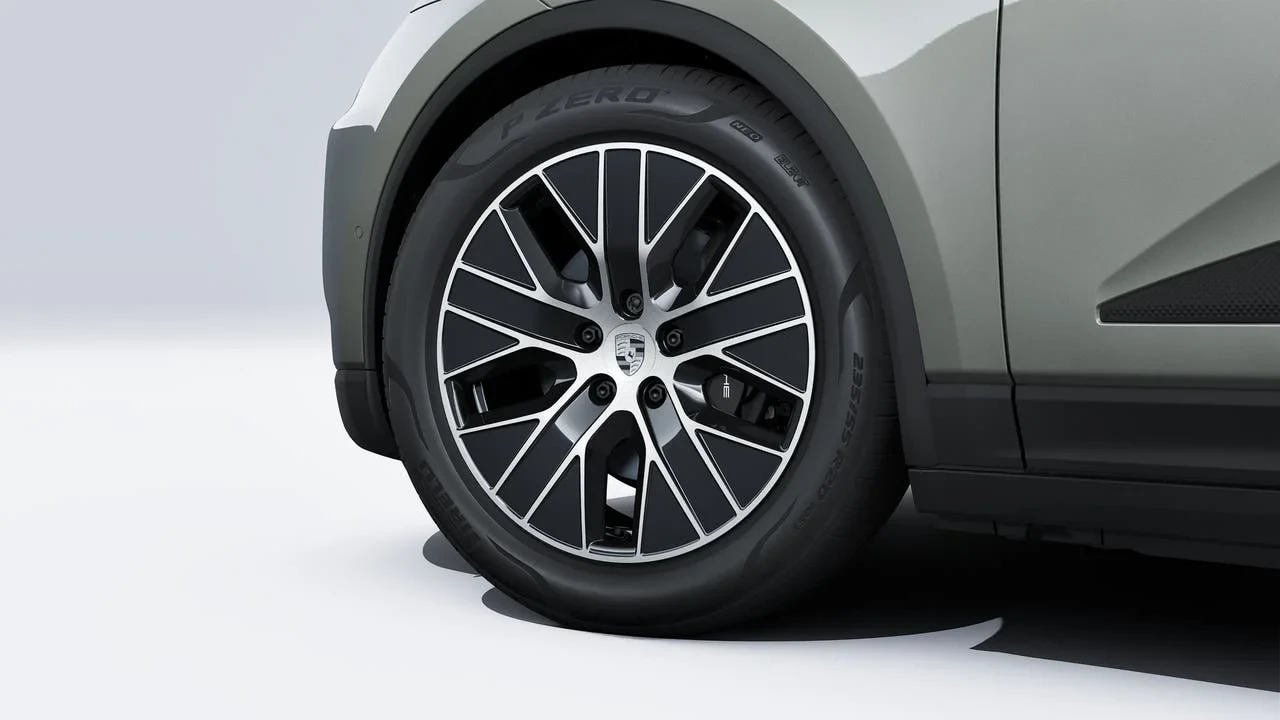 2026 Porsche Macan Electric - Image 10 of 14