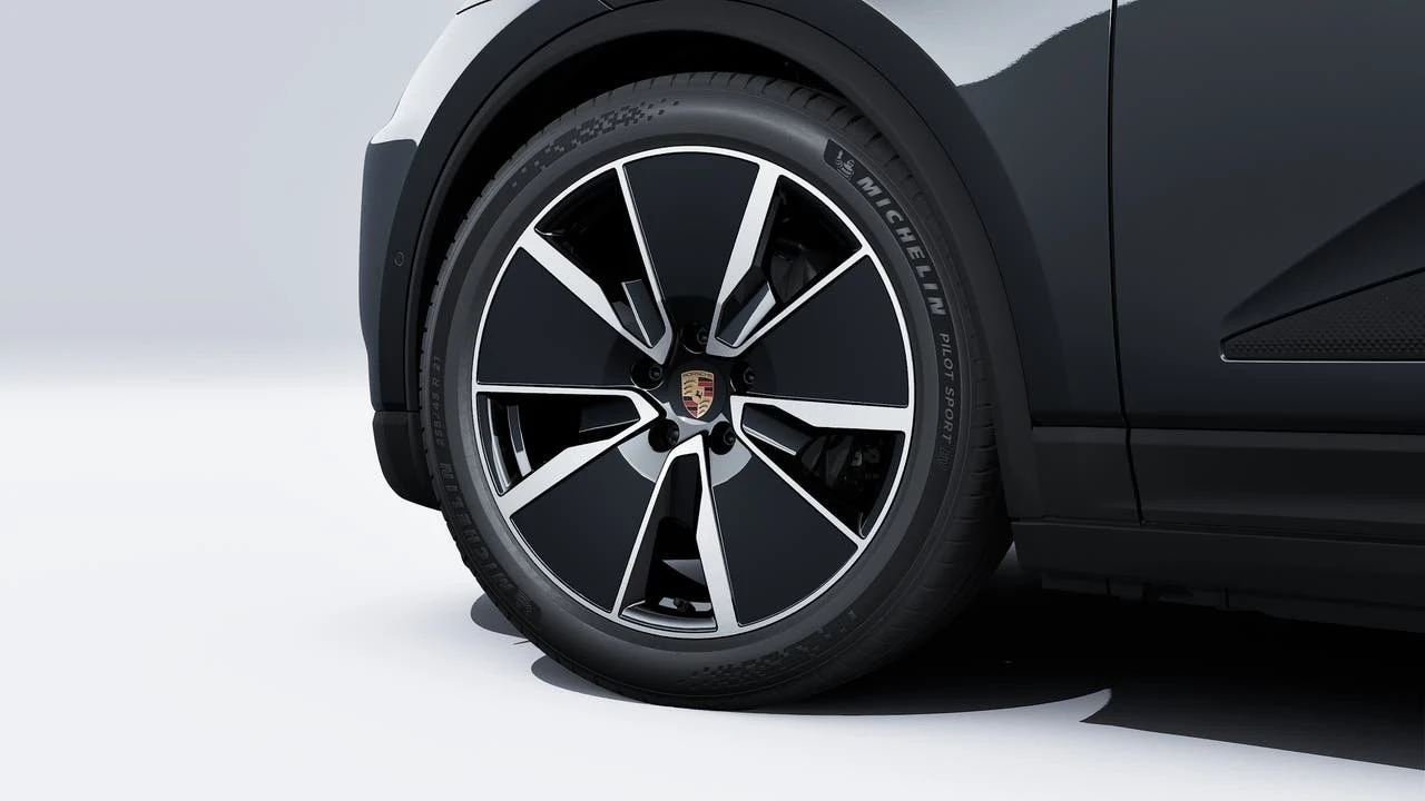 2026 Porsche Macan Electric - Image 10 of 14