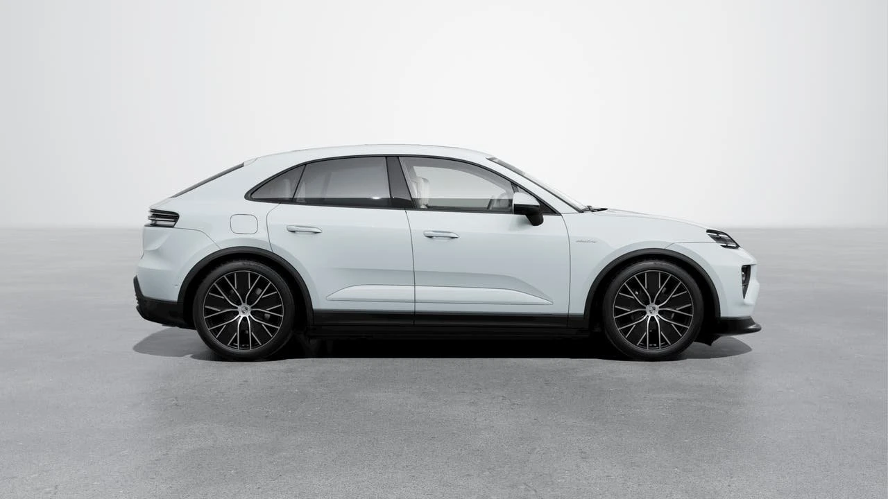 2026 Porsche Macan Electric - Image 6 of 10