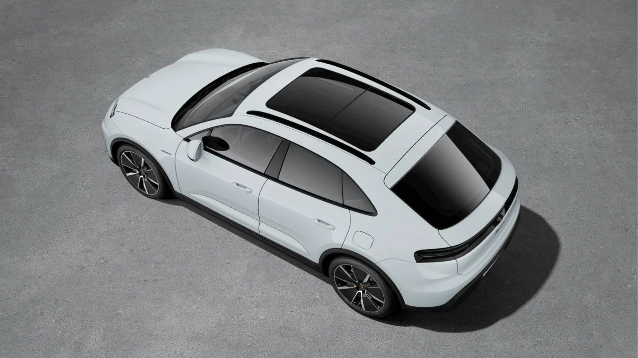 2026 Porsche Macan Electric - Image 4 of 10