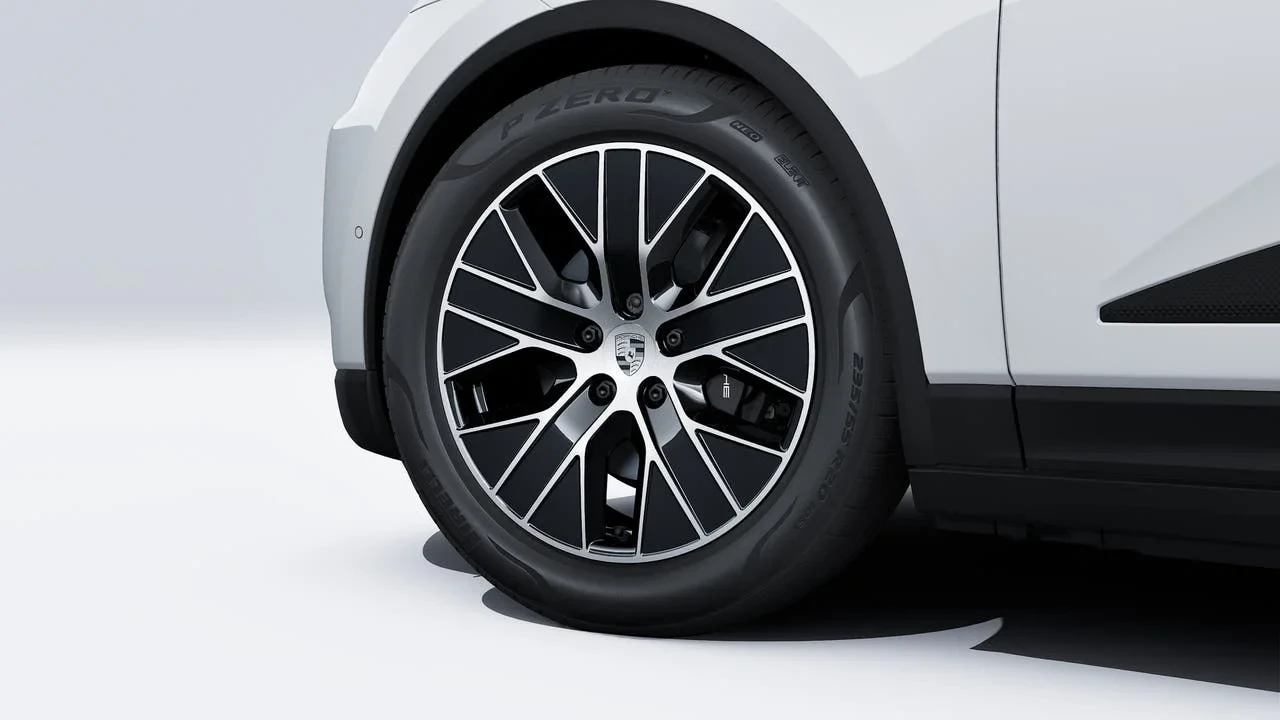 2026 Porsche Macan Electric - Image 10 of 14