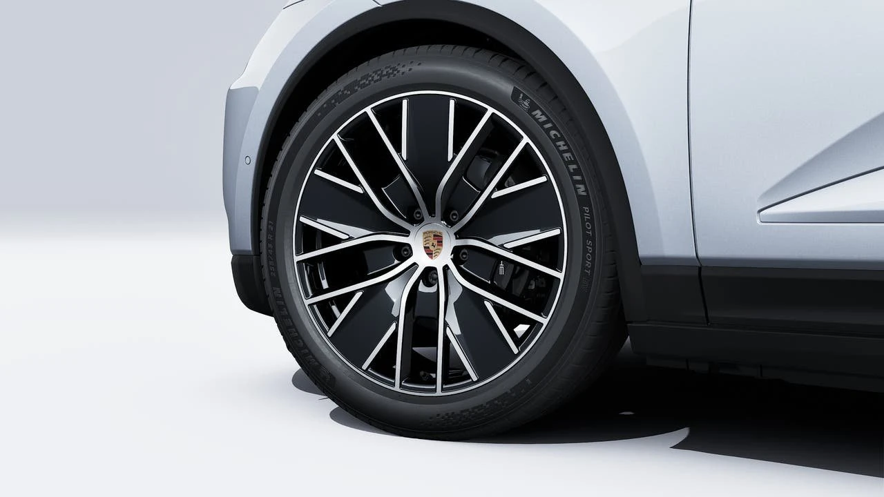2026 Porsche Macan Electric - Image 10 of 14