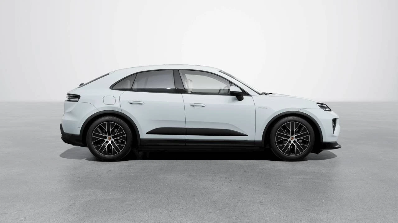 2026 Porsche Macan Electric - Image 6 of 10