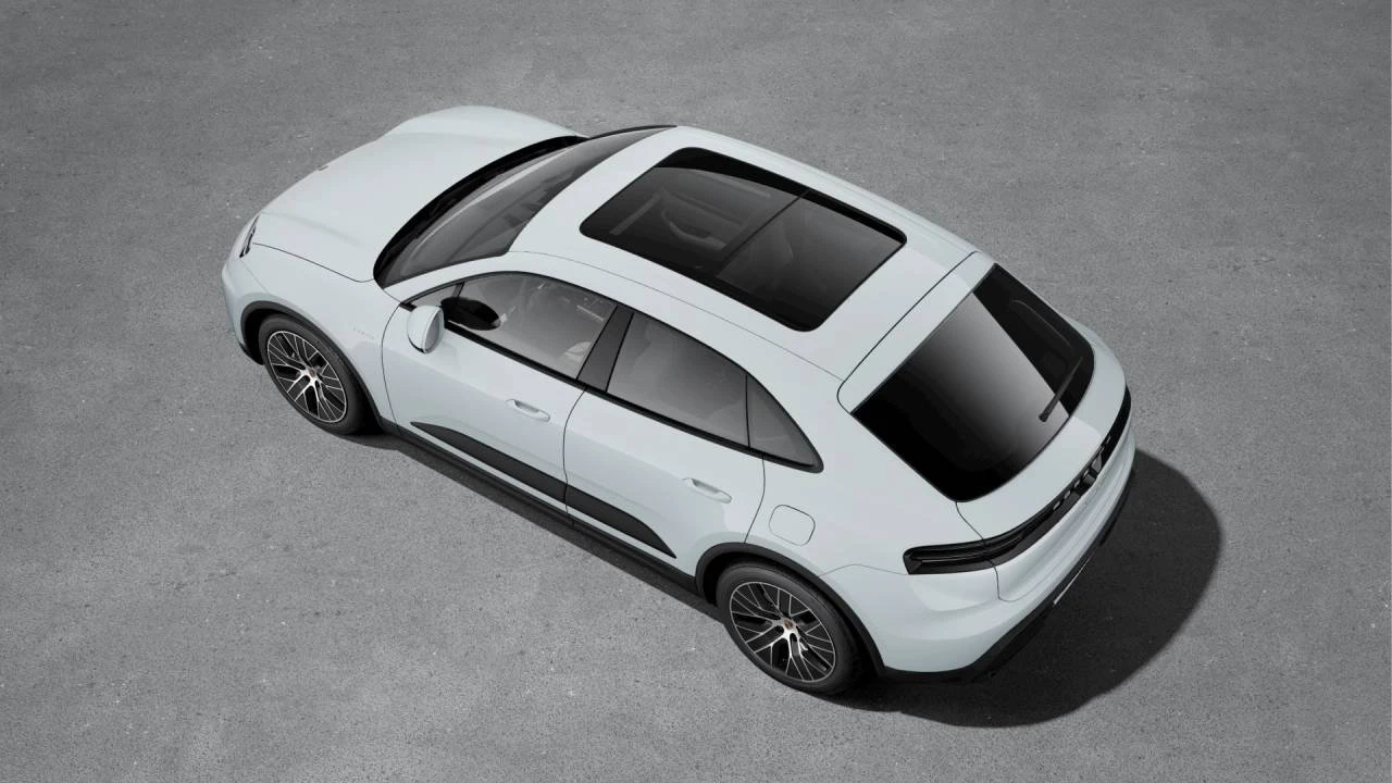 2026 Porsche Macan Electric - Image 4 of 10
