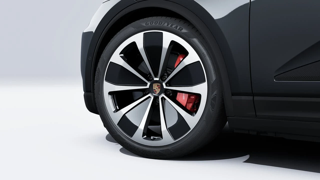 2026 Porsche Macan Electric - Image 10 of 14