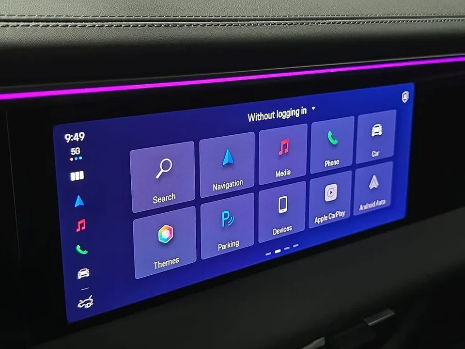 2026 Porsche Macan Electric - Image 16 of 31