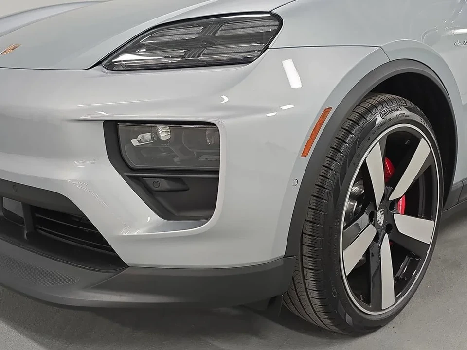 2026 Porsche Macan Electric - Image 11 of 31