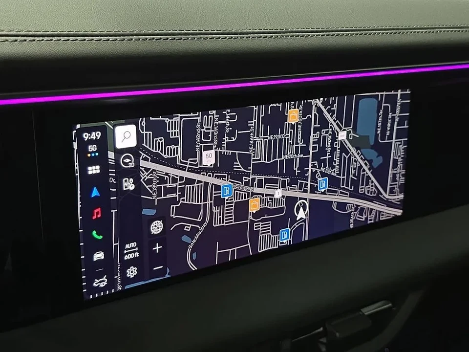 2026 Porsche Macan Electric - Image 17 of 31