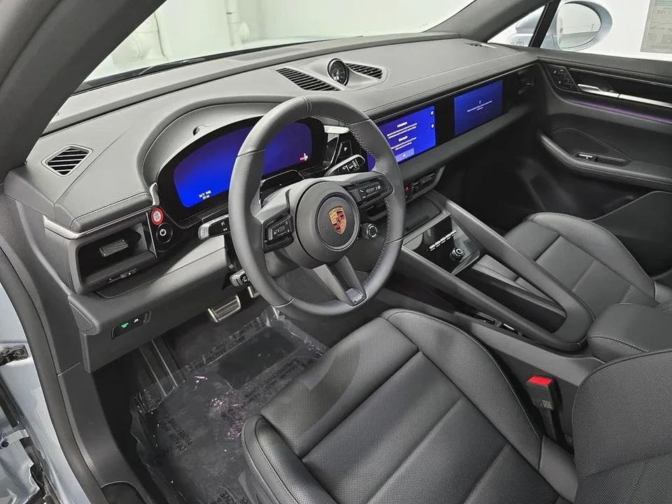 2026 Porsche Macan Electric - Image 4 of 31