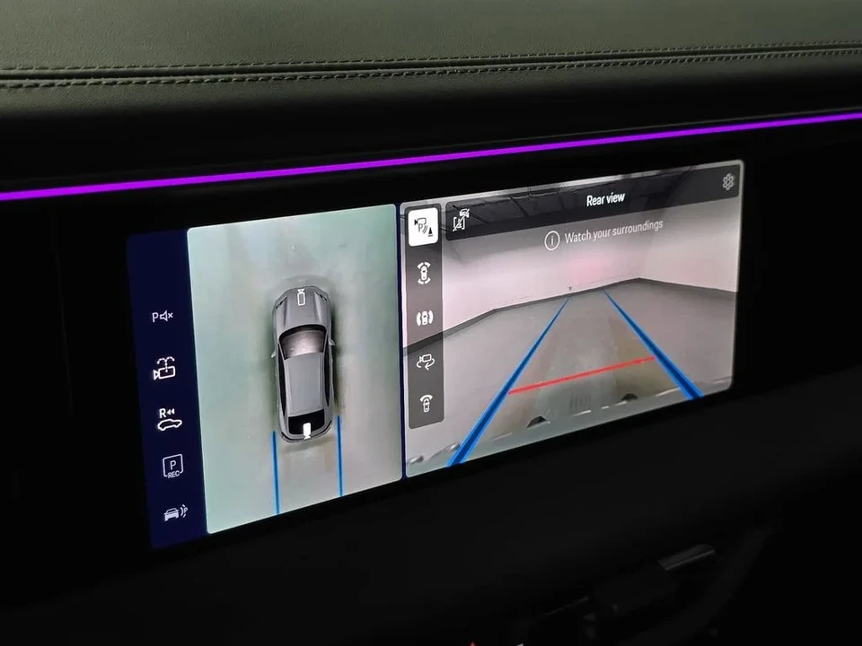 2026 Porsche Macan Electric - Image 18 of 31