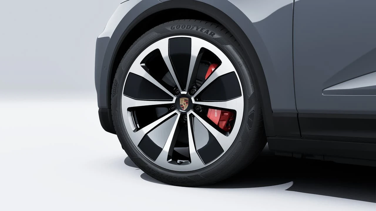 2026 Porsche Macan Electric - Image 10 of 14