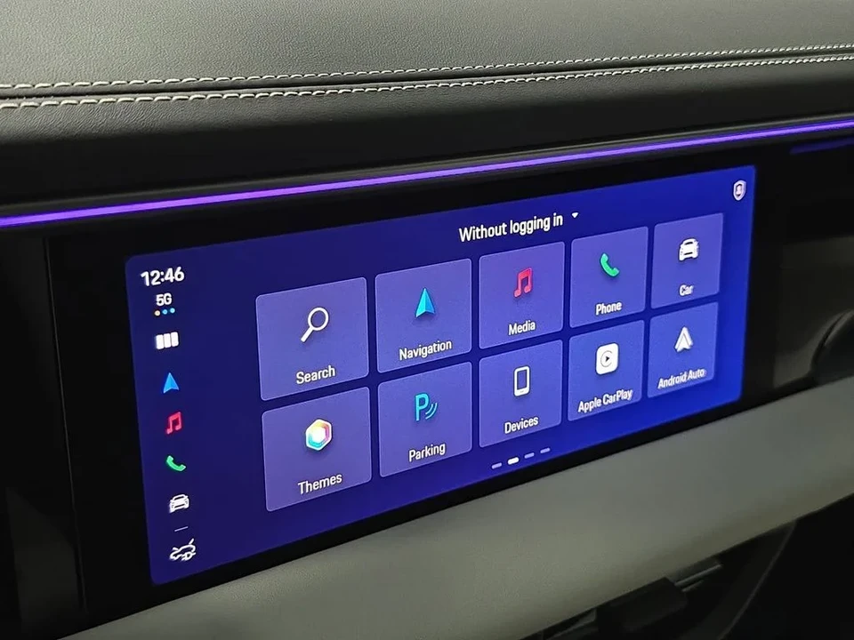 2026 Porsche Macan Electric - Image 16 of 31