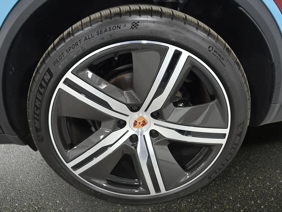 2026 Porsche Macan Electric - Image 29 of 31