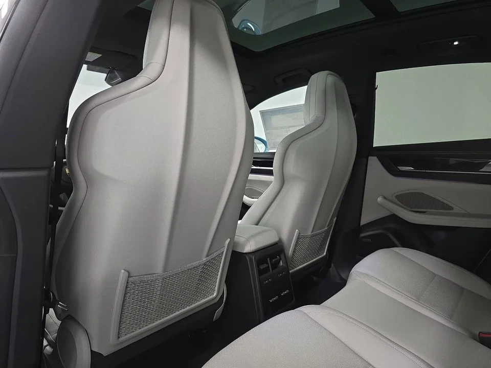 2026 Porsche Macan Electric - Image 28 of 31