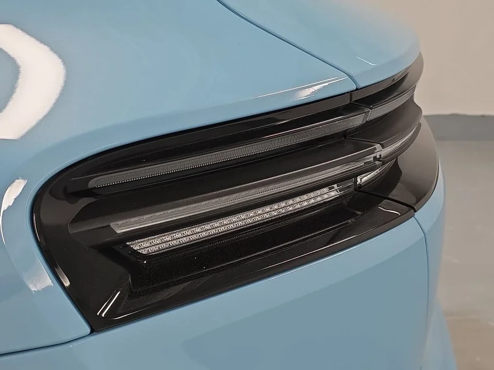 2026 Porsche Macan Electric - Image 30 of 31