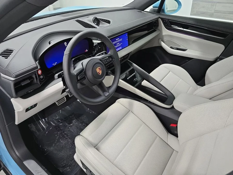 2026 Porsche Macan Electric - Image 4 of 31