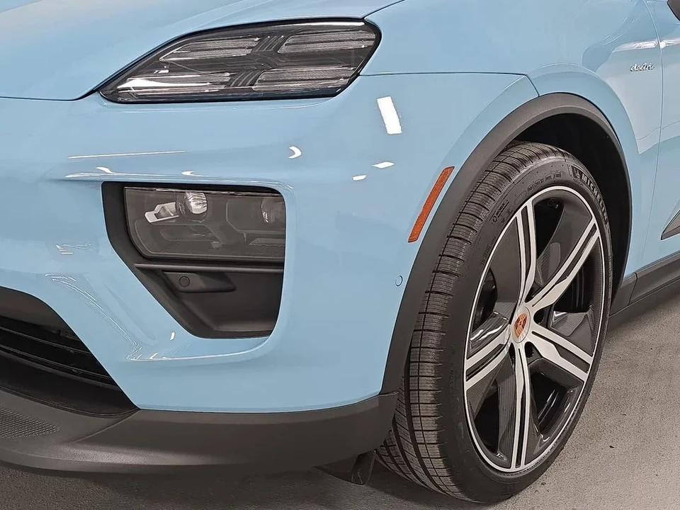 2026 Porsche Macan Electric - Image 11 of 31