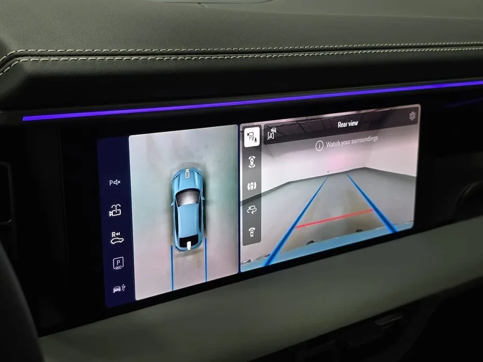2026 Porsche Macan Electric - Image 18 of 31