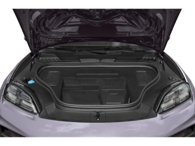 2026 Porsche Macan Electric - Image 9 of 13