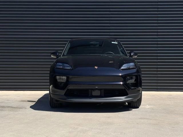 2026 Porsche Macan Electric - Image 10 of 31