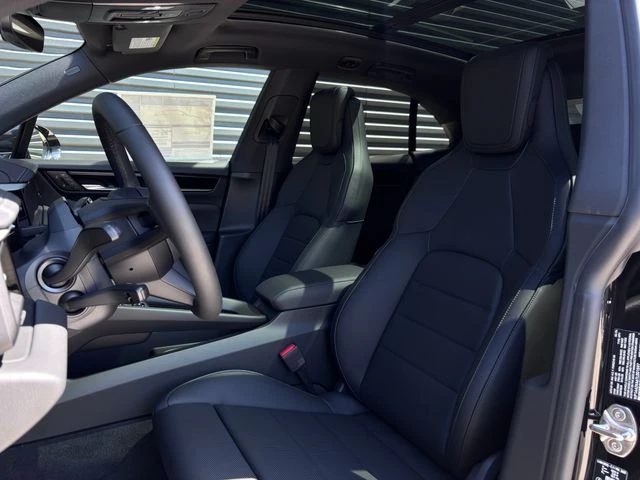 2026 Porsche Macan Electric - Image 5 of 31