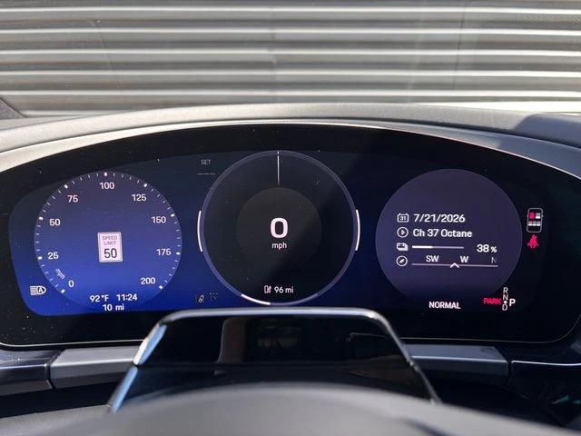2026 Porsche Macan Electric - Image 15 of 31