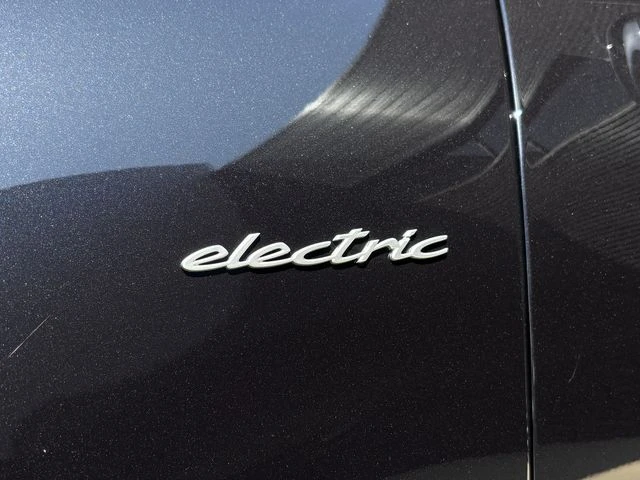 2026 Porsche Macan Electric - Image 30 of 31