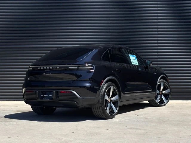 2026 Porsche Macan Electric - Image 7 of 31