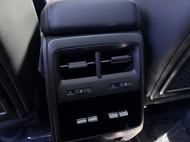 2026 Porsche Macan Electric - Image 26 of 31
