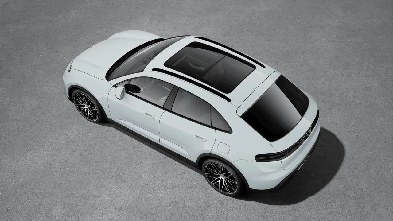 2026 Porsche Macan Electric - Image 4 of 10