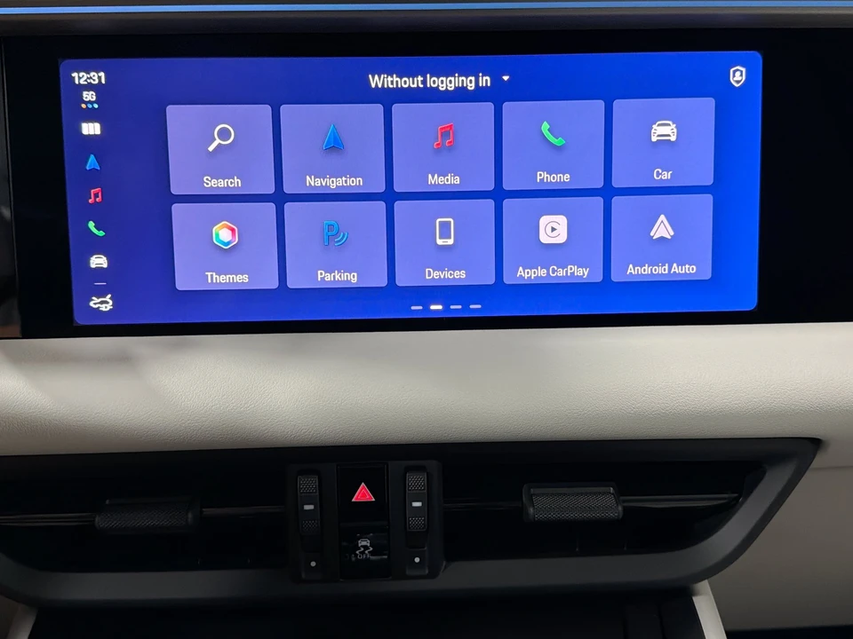 2026 Porsche Macan Electric - Image 28 of 31