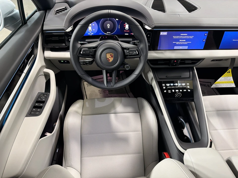 2026 Porsche Macan Electric - Image 18 of 31