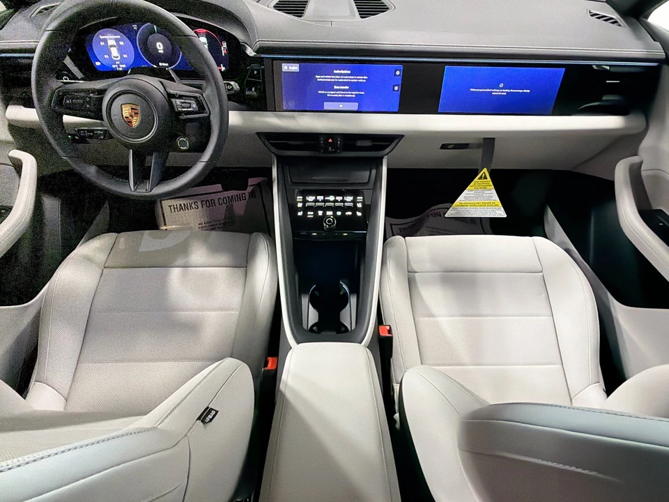 2026 Porsche Macan Electric - Image 17 of 31